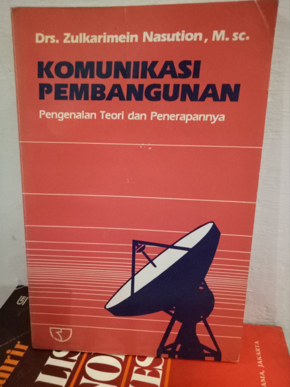 Komunikasi pembangunan: pengenalan teori dan penerapannya